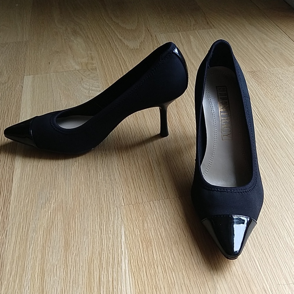 Ellen Tracy black pumps